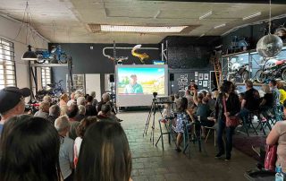 Blick auf einen Bildschirm